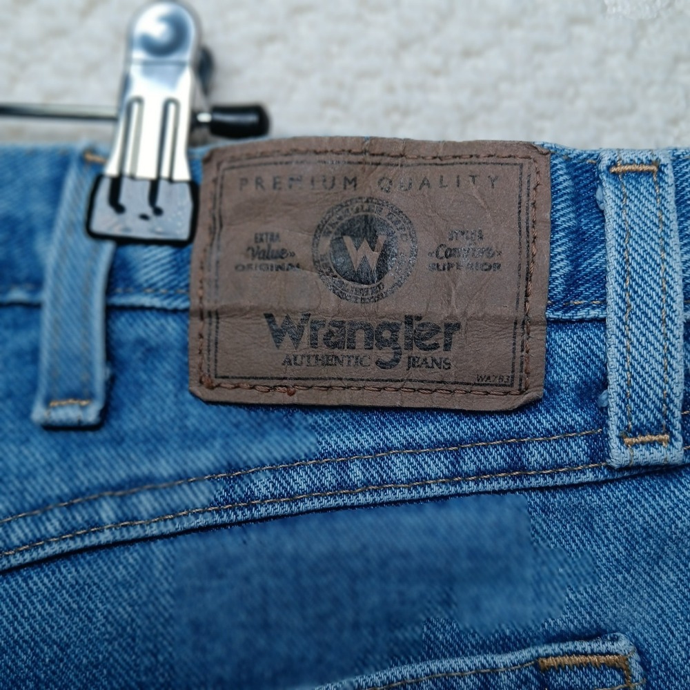 Wrangler Authentic Jeans Men's 36x30 Relaxed Fit Blue‎ Denim Classic Straight